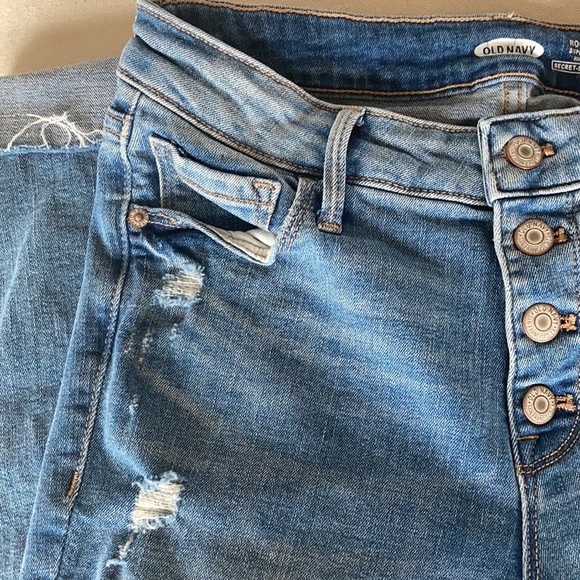 Old Navy Rockstar Super Skinny high rise button fly light wash distressed jeans - Picture 5 of 16